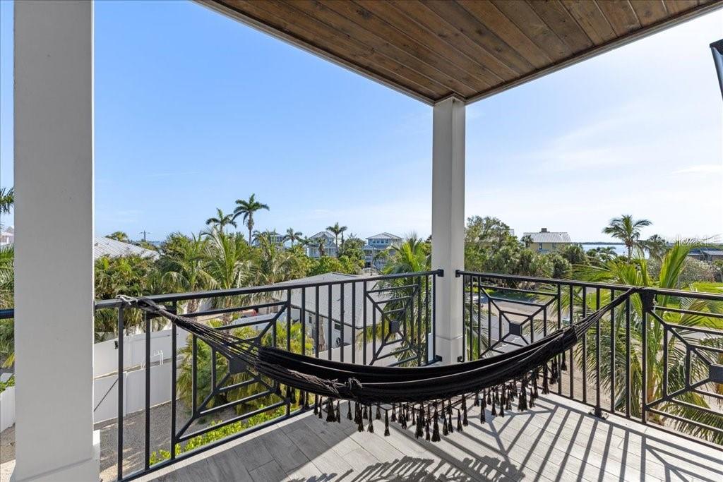239 S HARBOR DR — photo 36