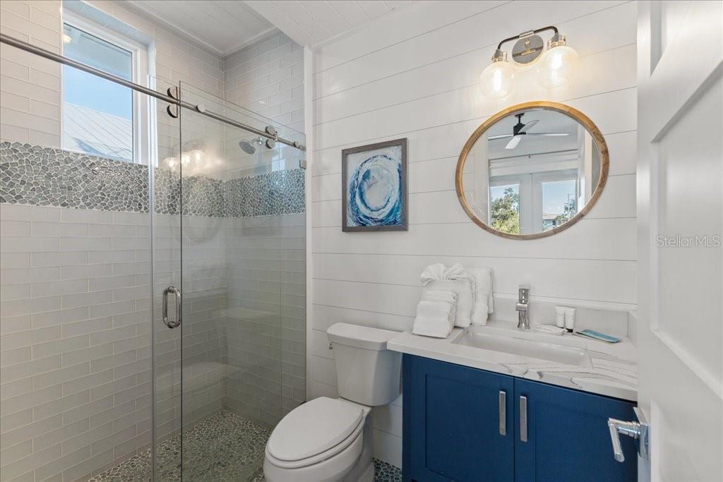 239 S HARBOR DR — photo 22