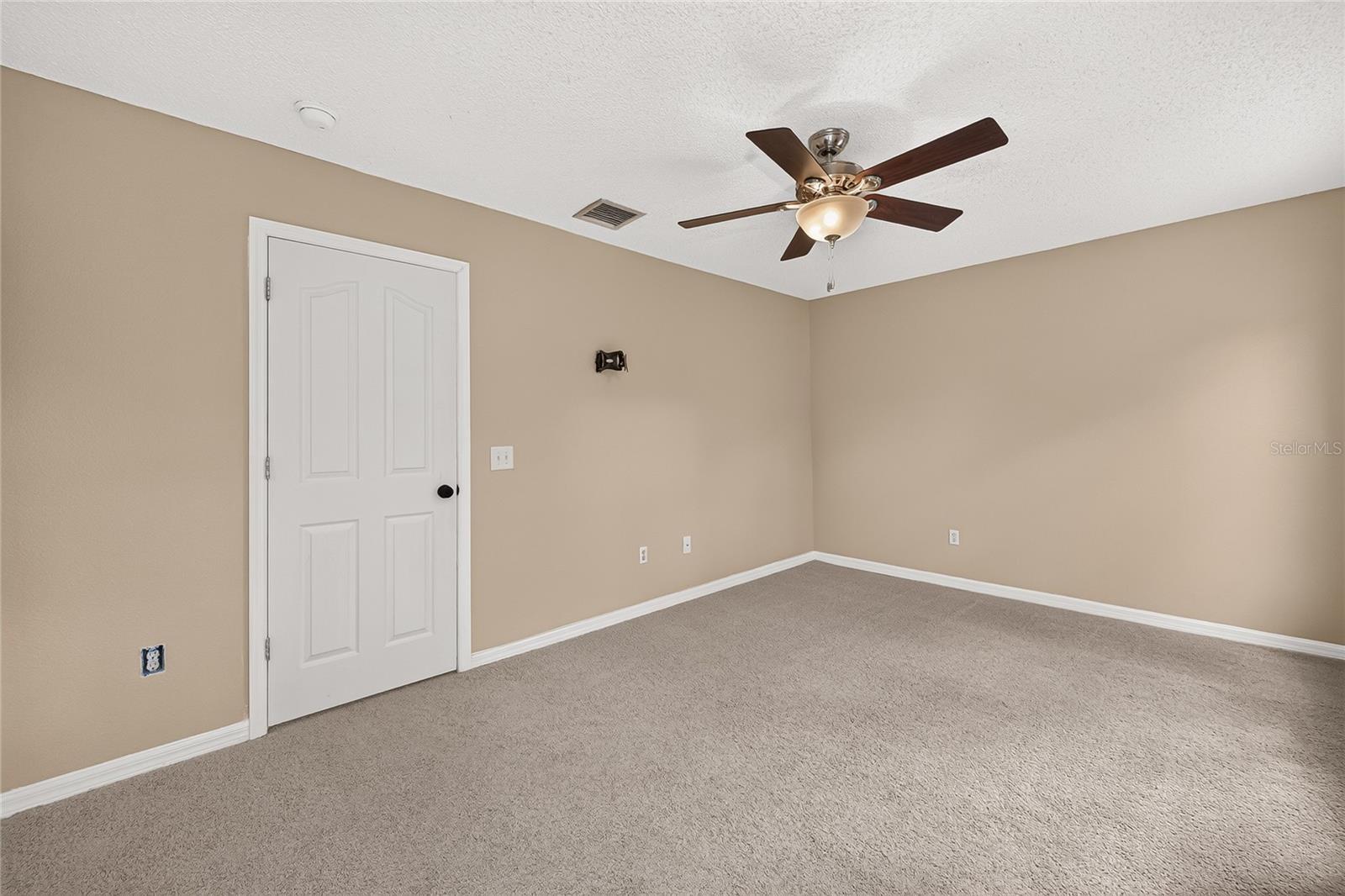 4319 DEERMONT CIR — photo 25
