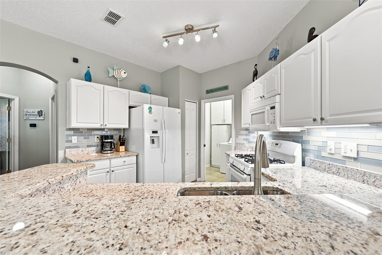 1231 FAIRWAY GREENS DR #45 — photo 9