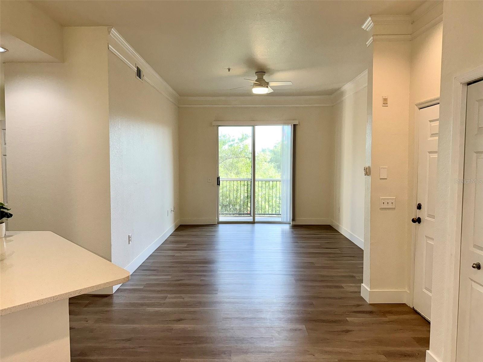 5152 NORTHRIDGE RD #302 — photo 4