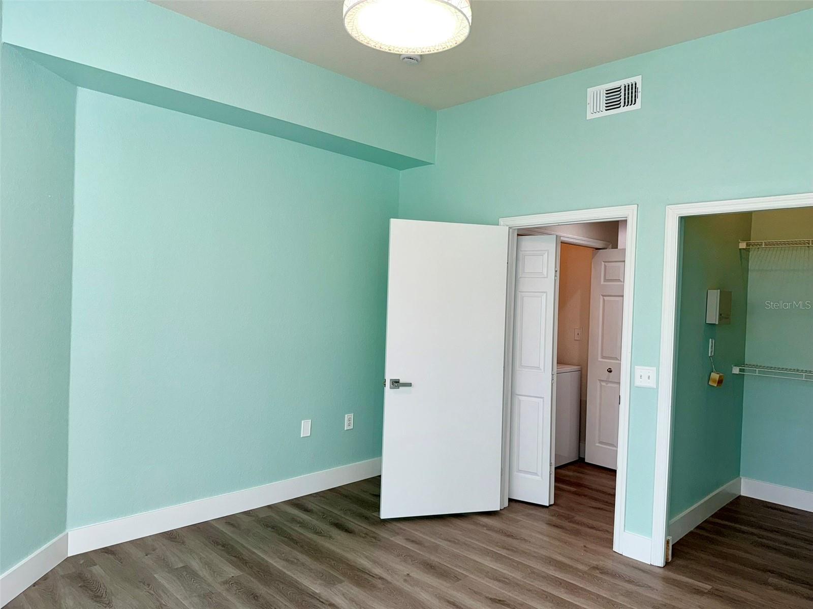 5152 NORTHRIDGE RD #302 — photo 25