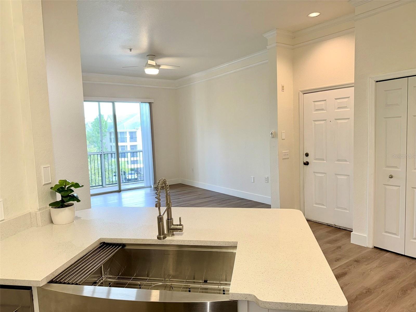 5152 NORTHRIDGE RD #302 — photo 12