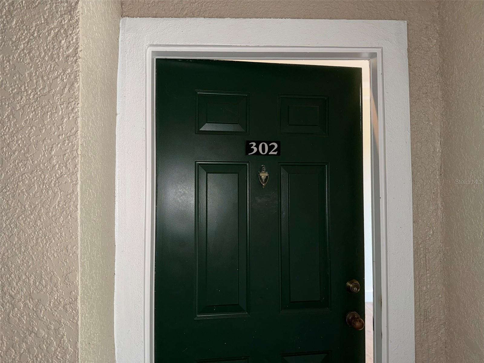 5152 NORTHRIDGE RD #302 — photo 3