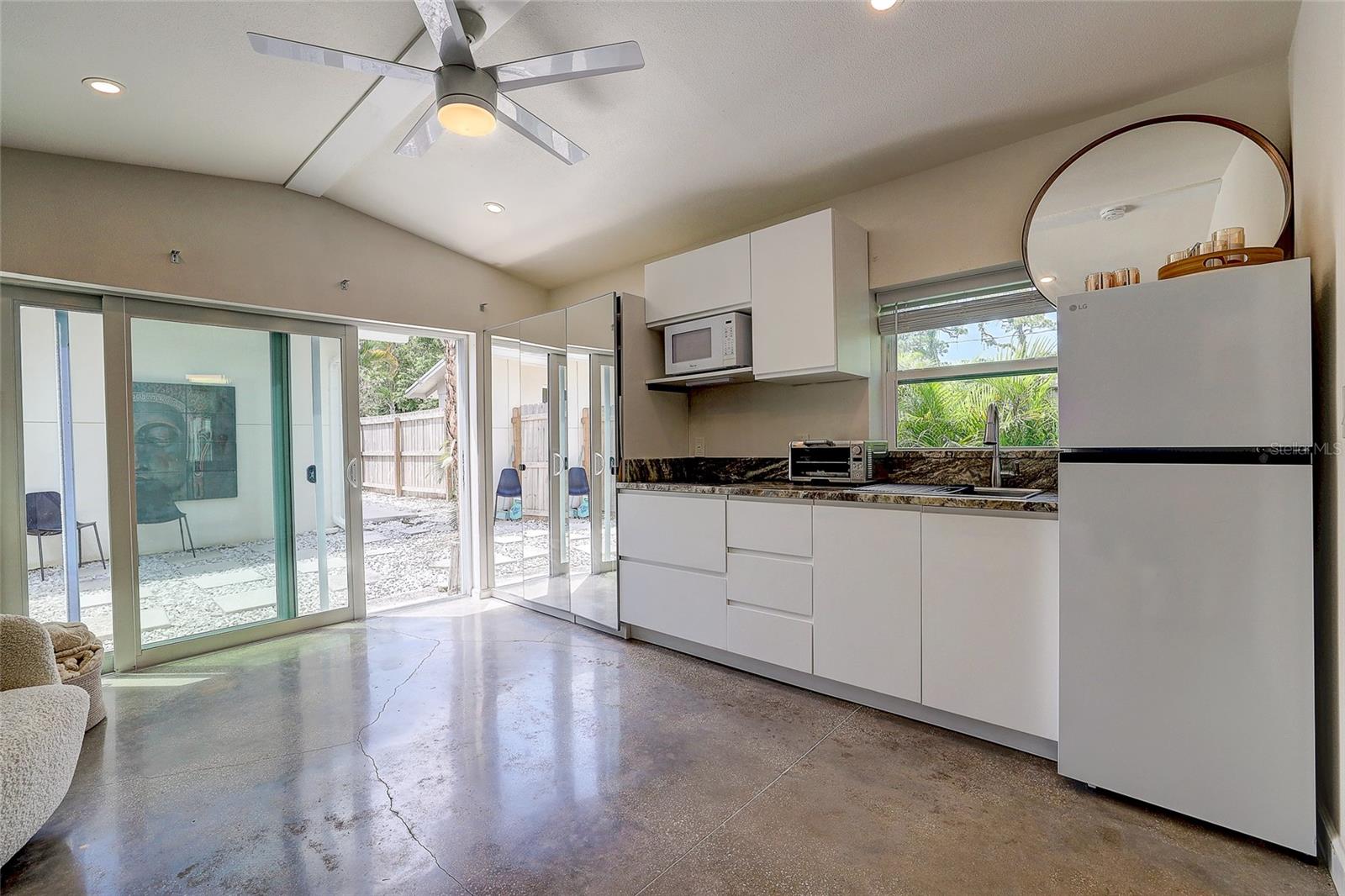 2121 PALM TER — photo 24