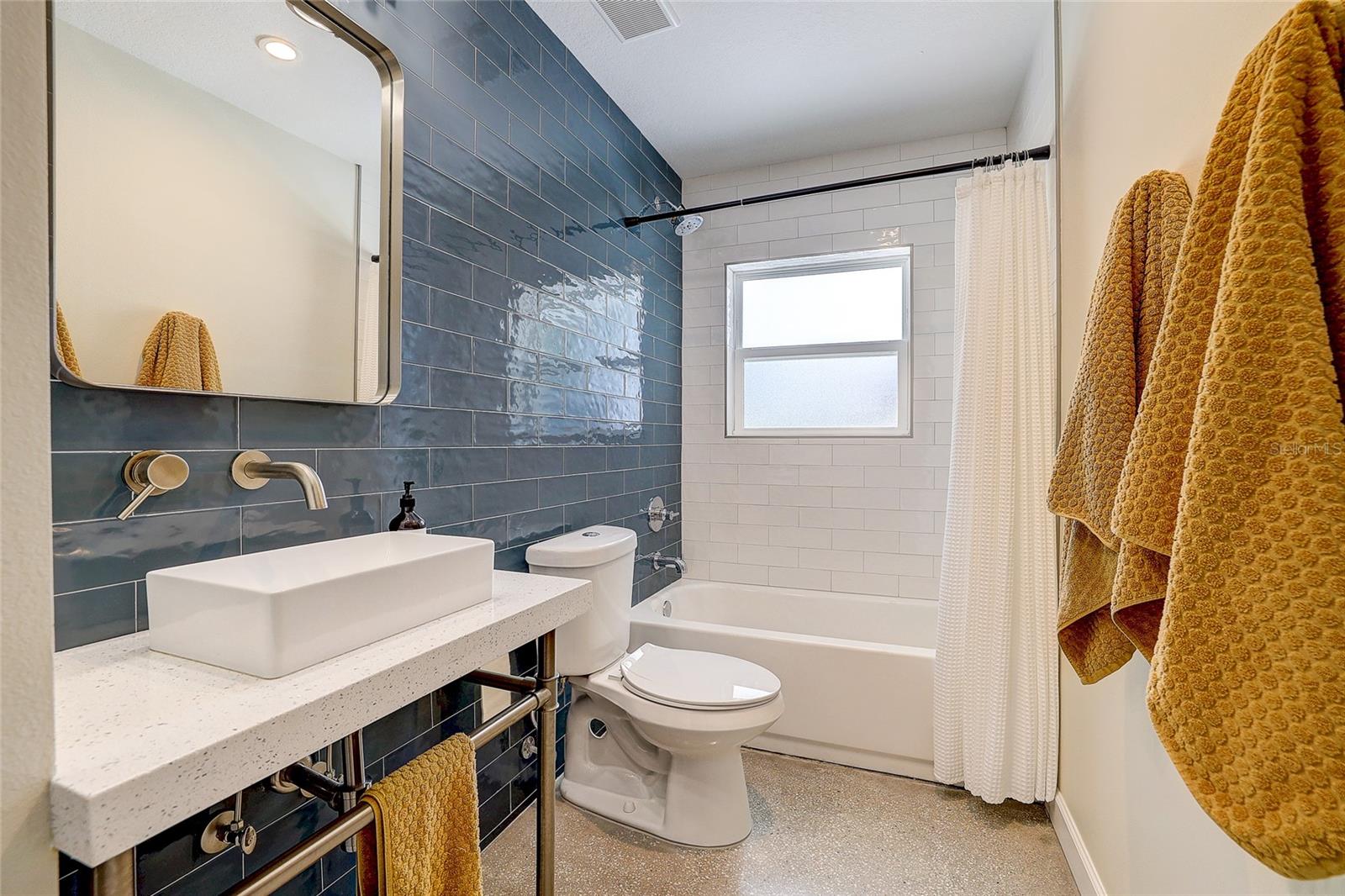 2121 PALM TER — photo 17