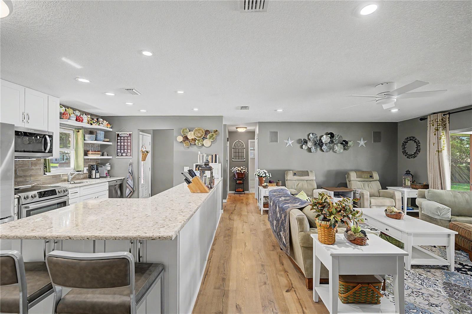 2555 SHADECREST RD — photo 9