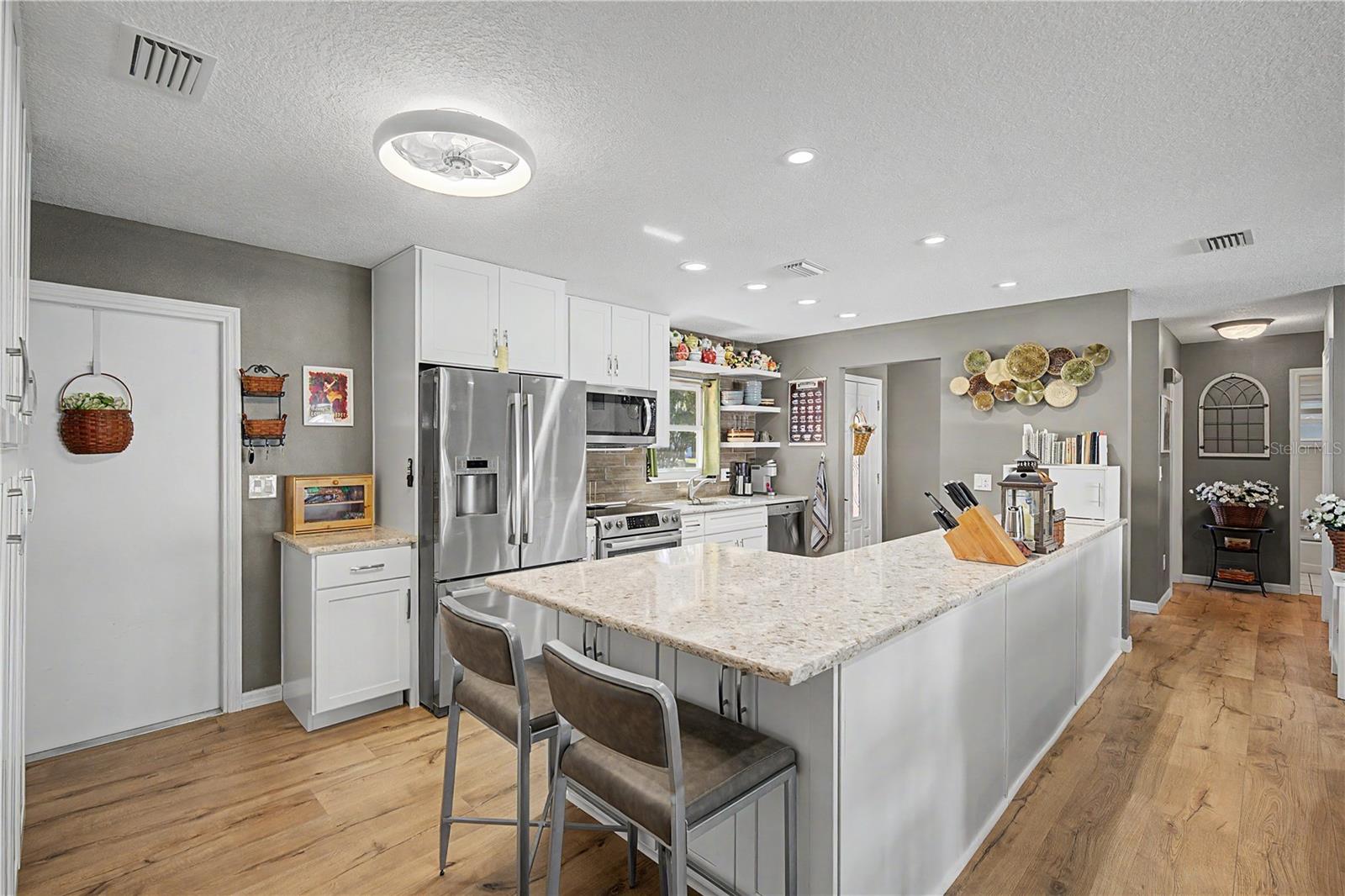 2555 SHADECREST RD — photo 8