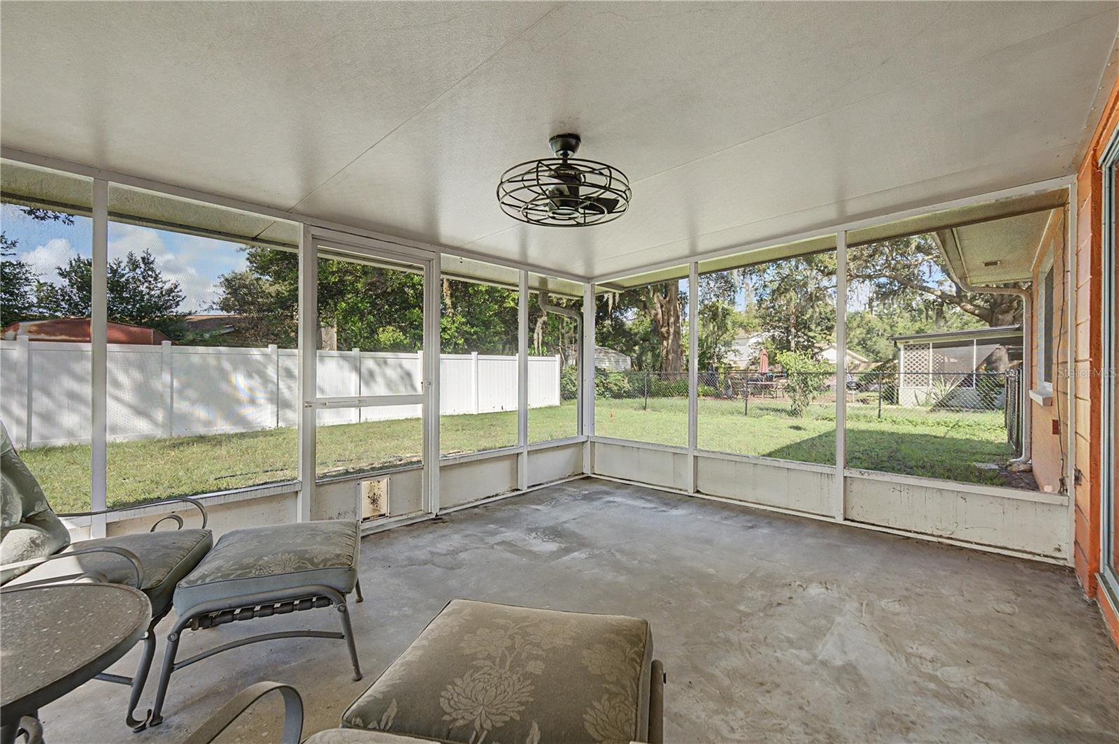 2555 SHADECREST RD — photo 24