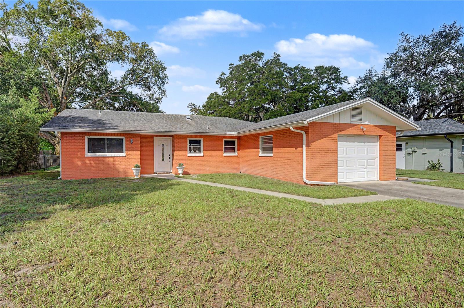 2555 SHADECREST RD — photo 33