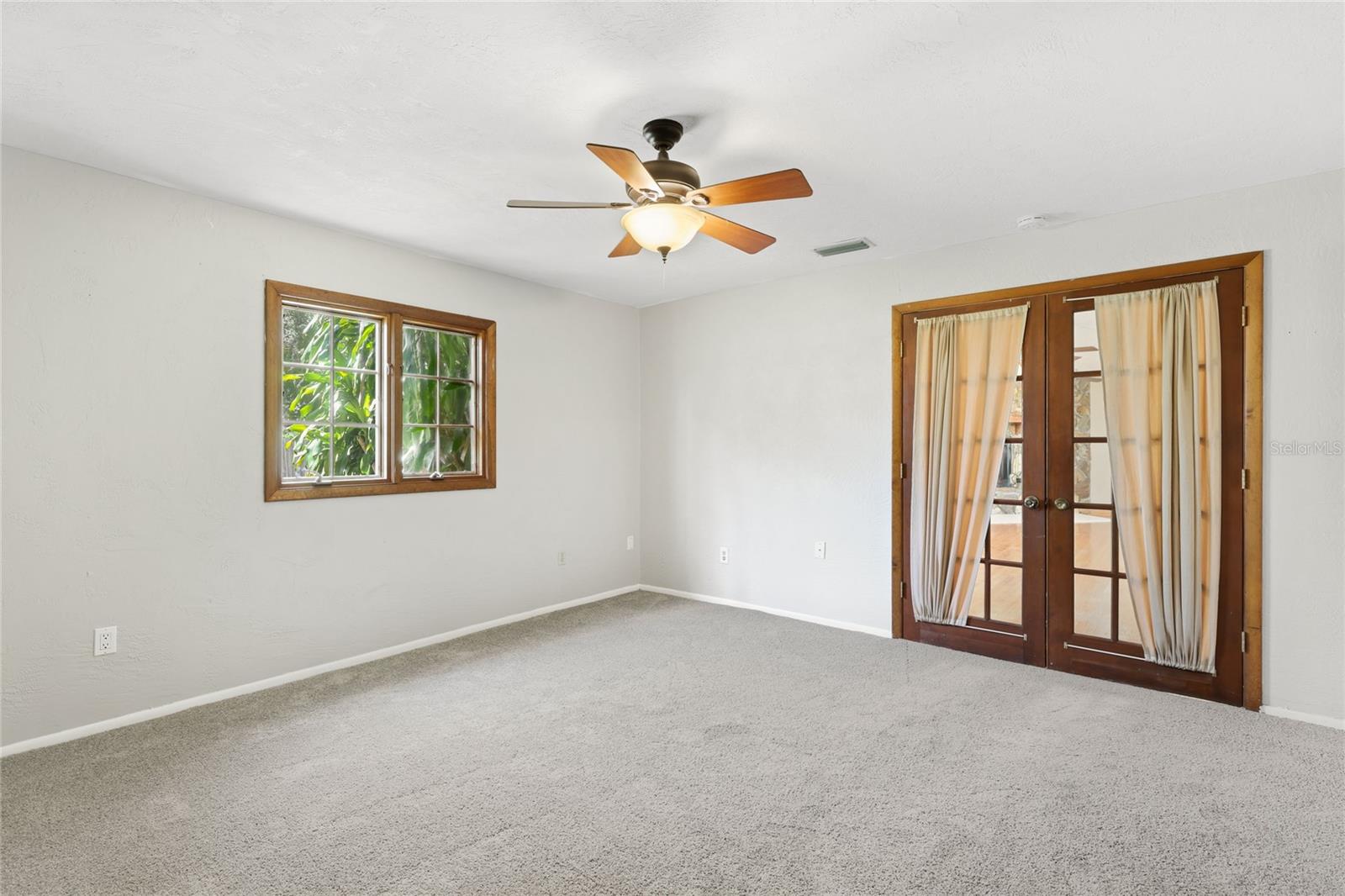 802 EMBASSY RD — photo 8