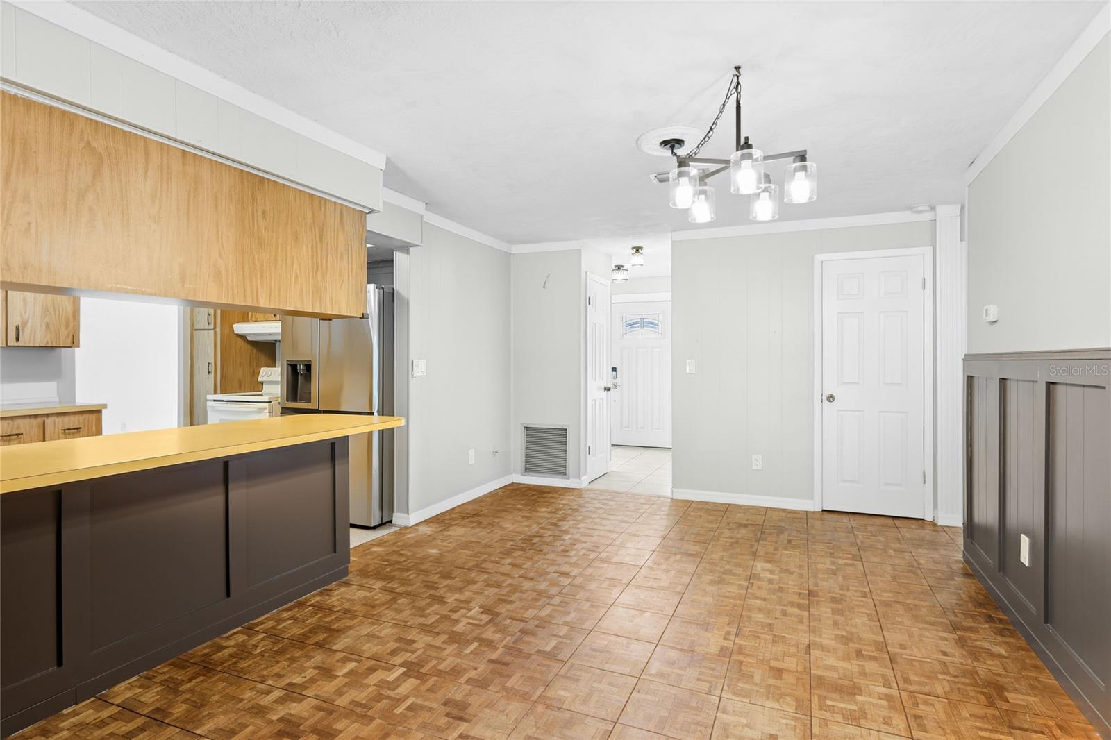 802 EMBASSY RD — photo 10