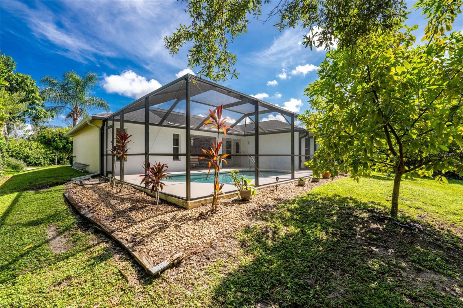 2067 OMEGA CT — photo 34