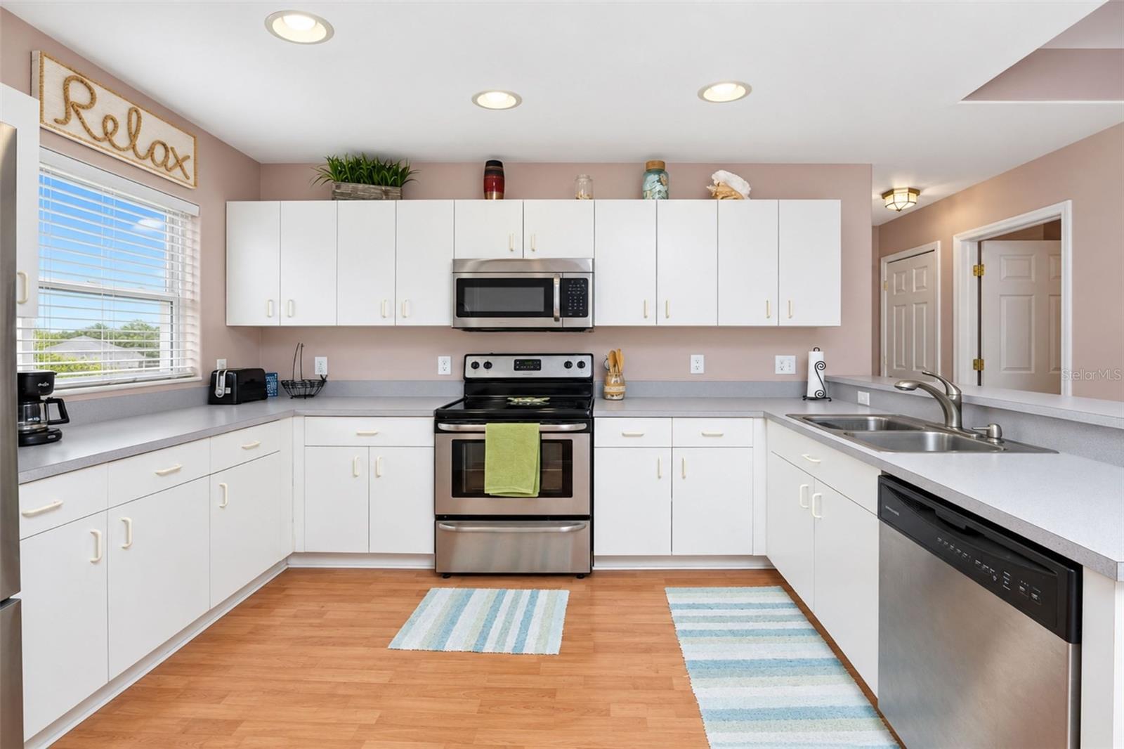 2067 OMEGA CT — photo 11