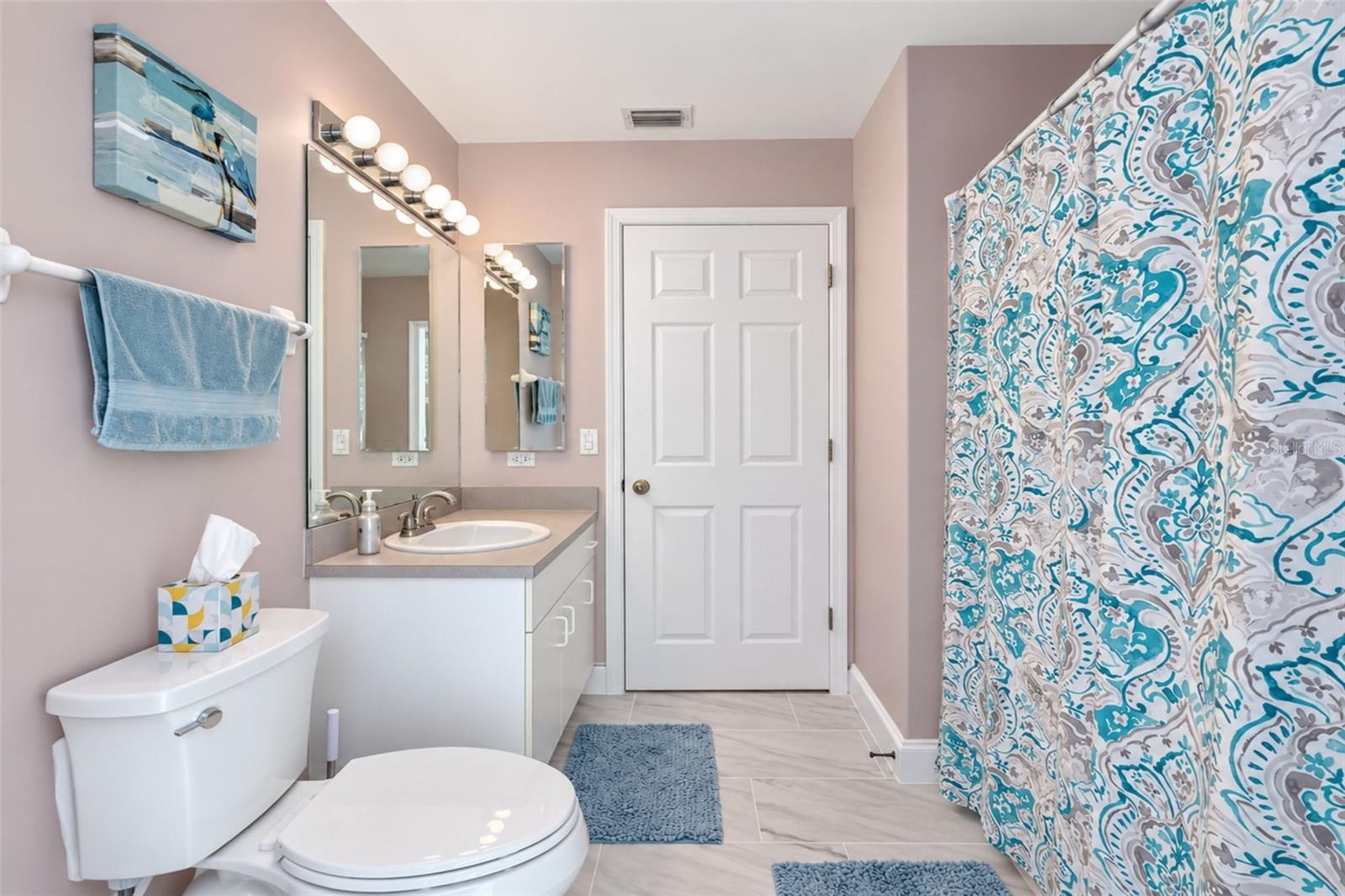 2067 OMEGA CT — photo 26