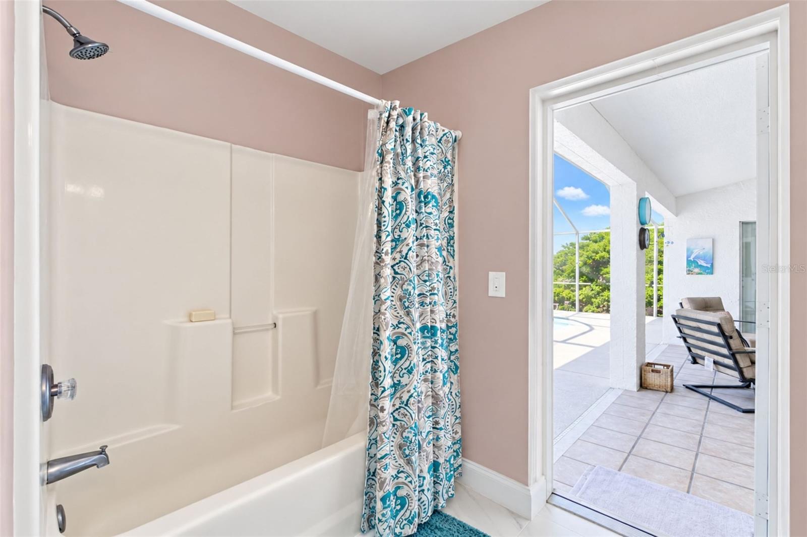 2067 OMEGA CT — photo 25
