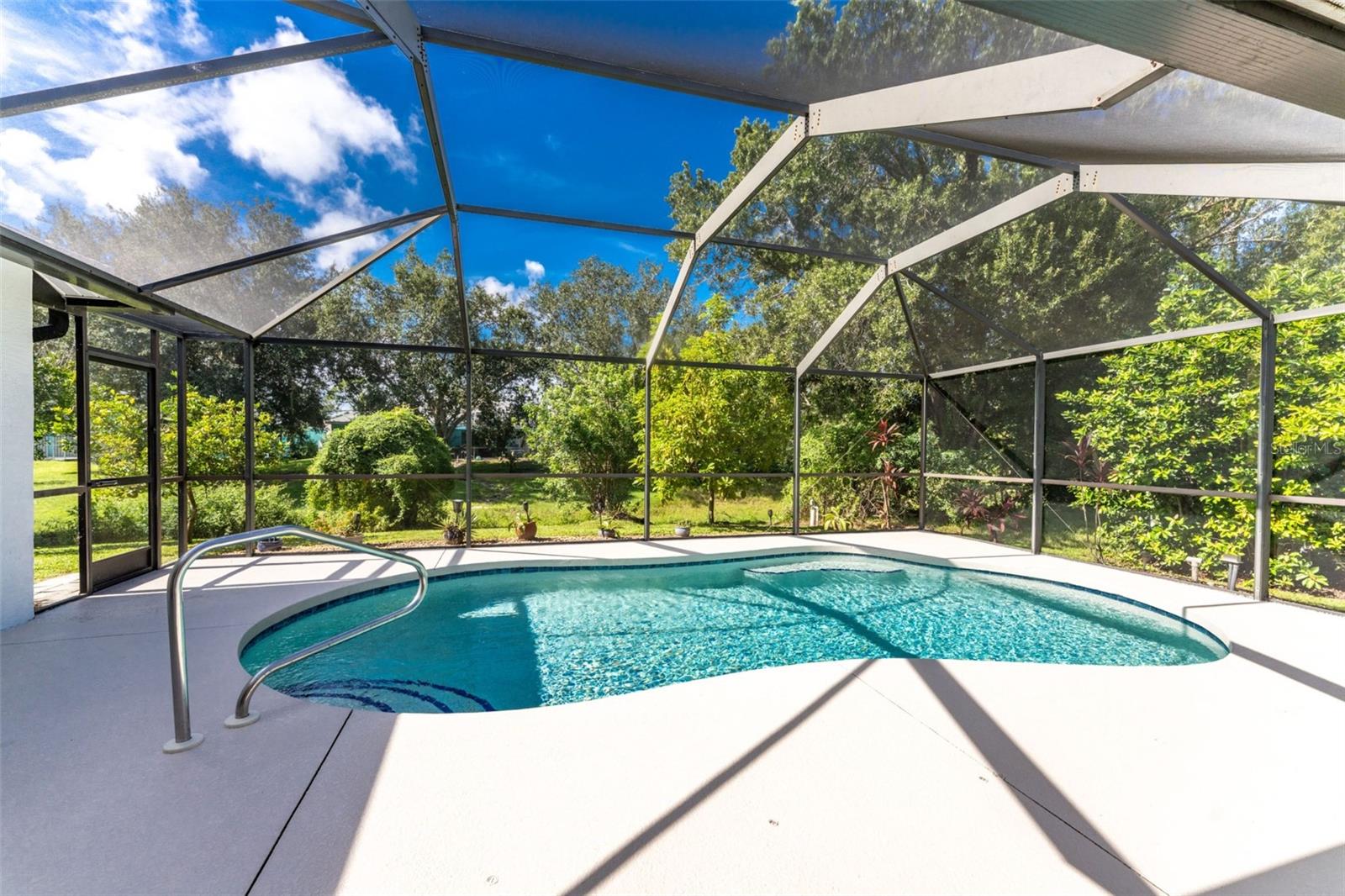 2067 OMEGA CT — photo 31