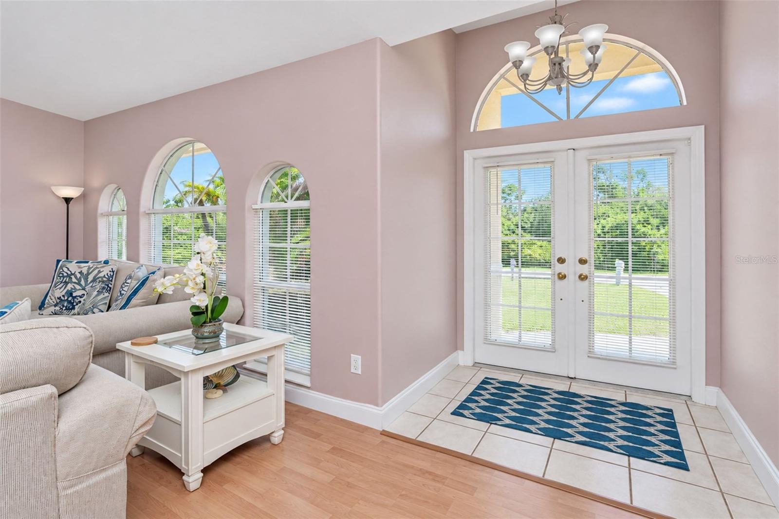 2067 OMEGA CT — photo 3