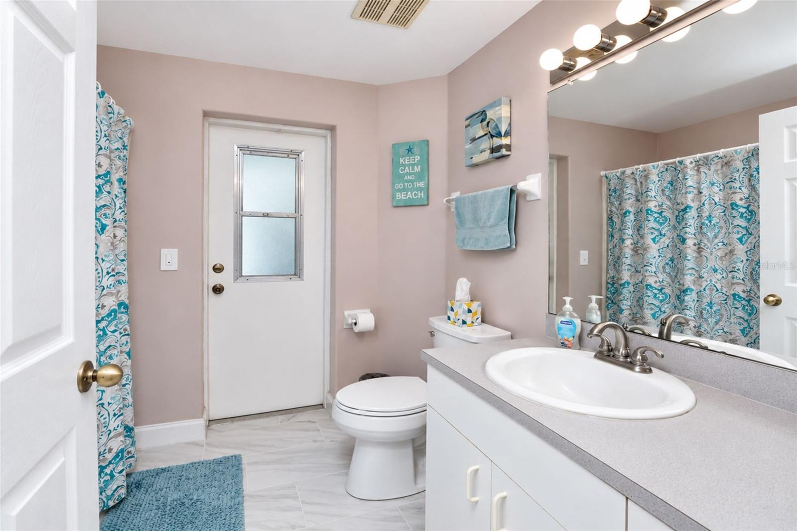 2067 OMEGA CT — photo 24