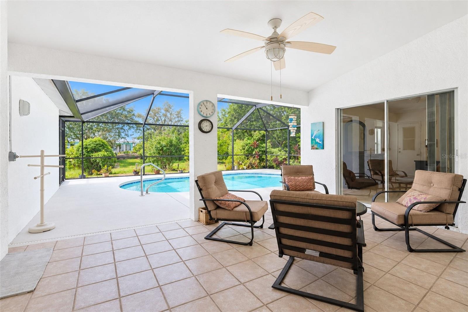 2067 OMEGA CT — photo 28