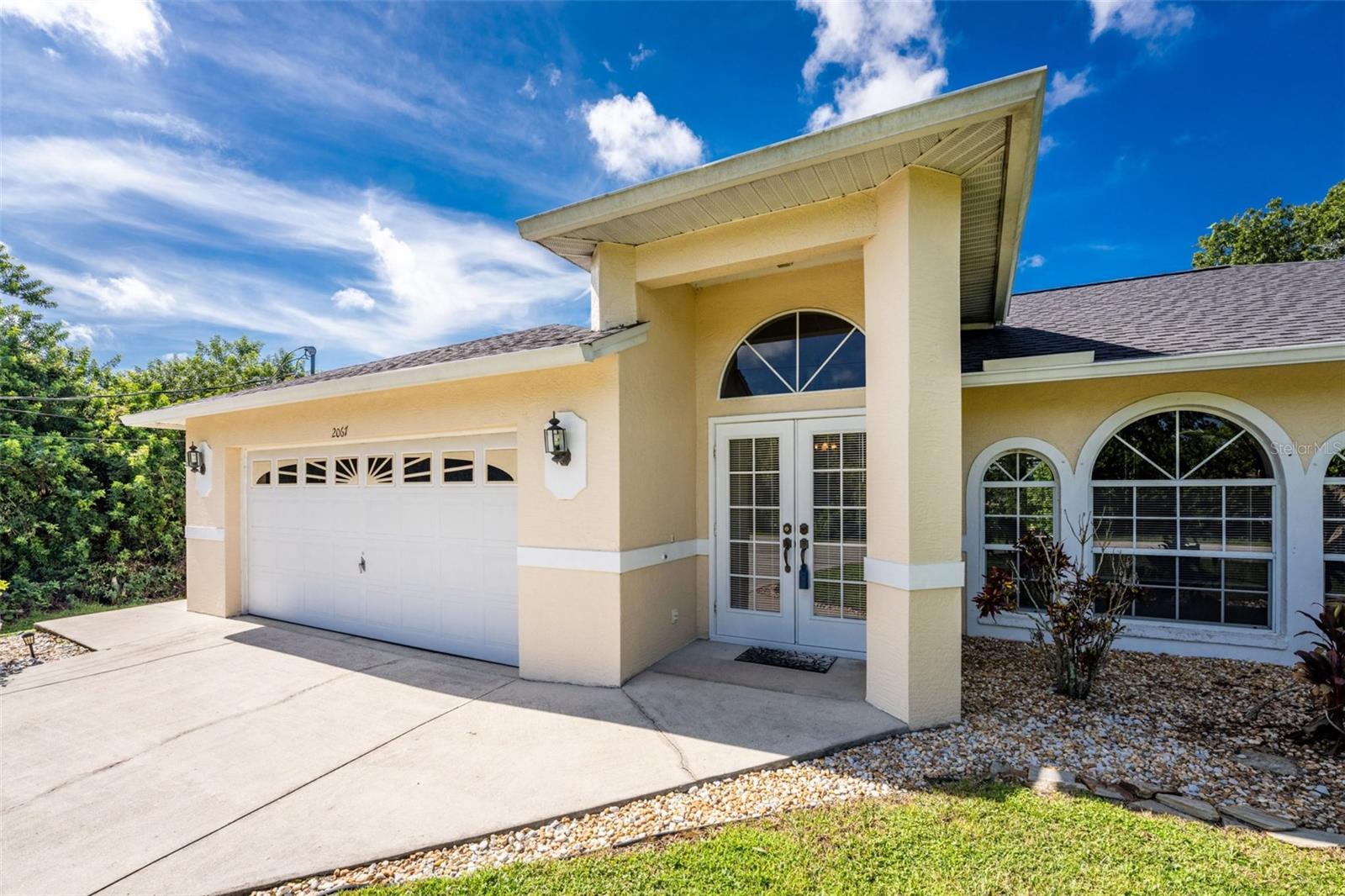 2067 OMEGA CT — photo 35