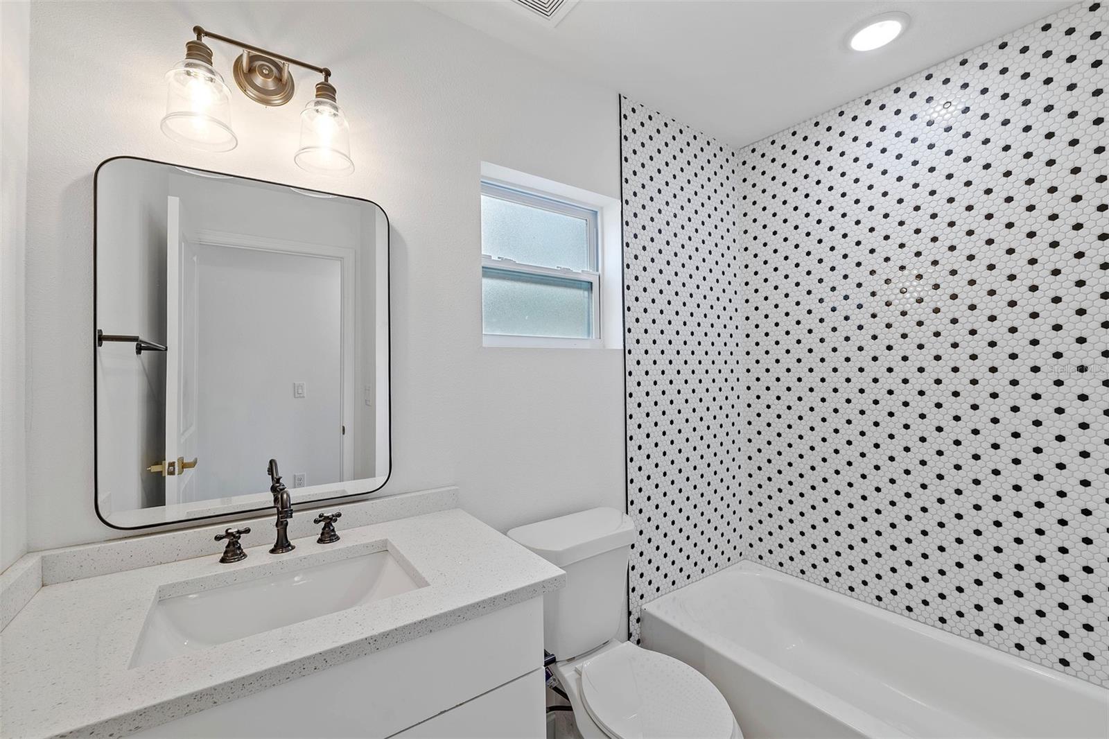 1315 TIOGA AVE — photo 15