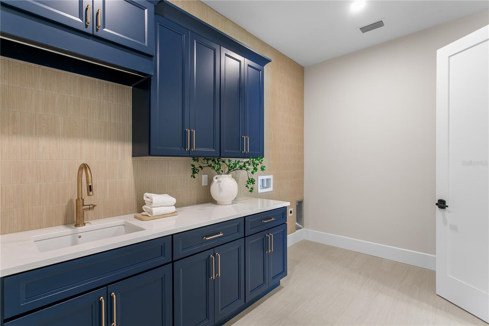 3612 S LIGHTNER DR — photo 53