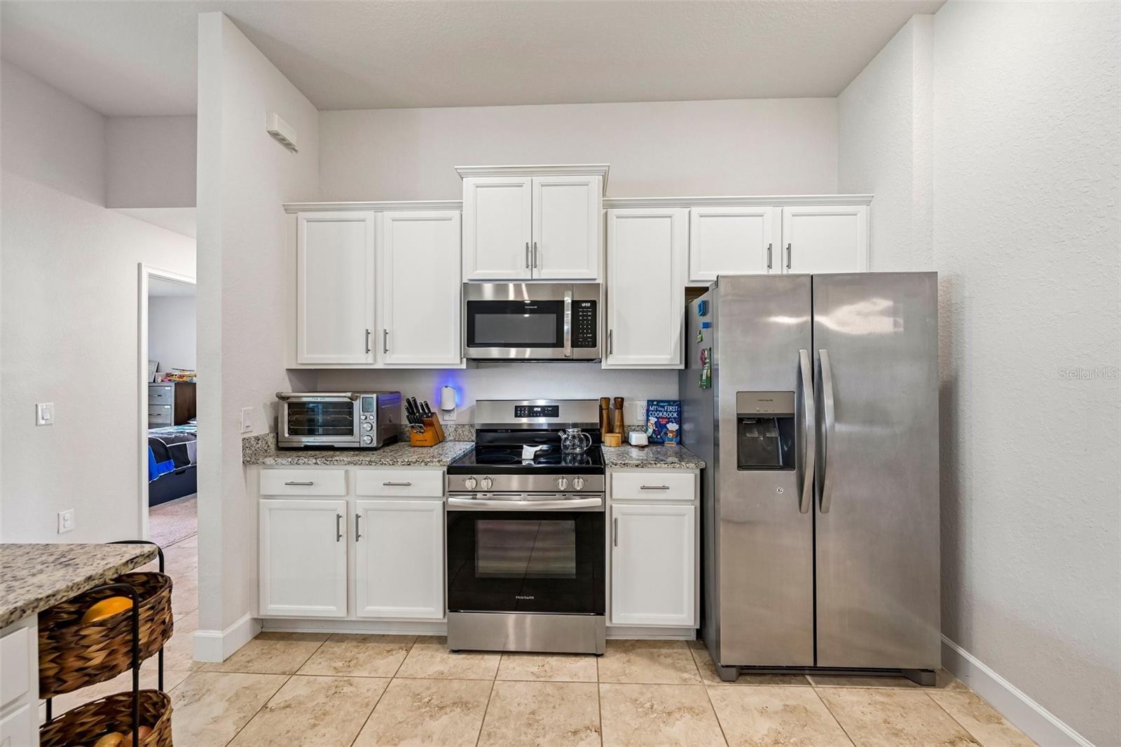 2718 N CHAMBERLAIN BLVD — photo 10