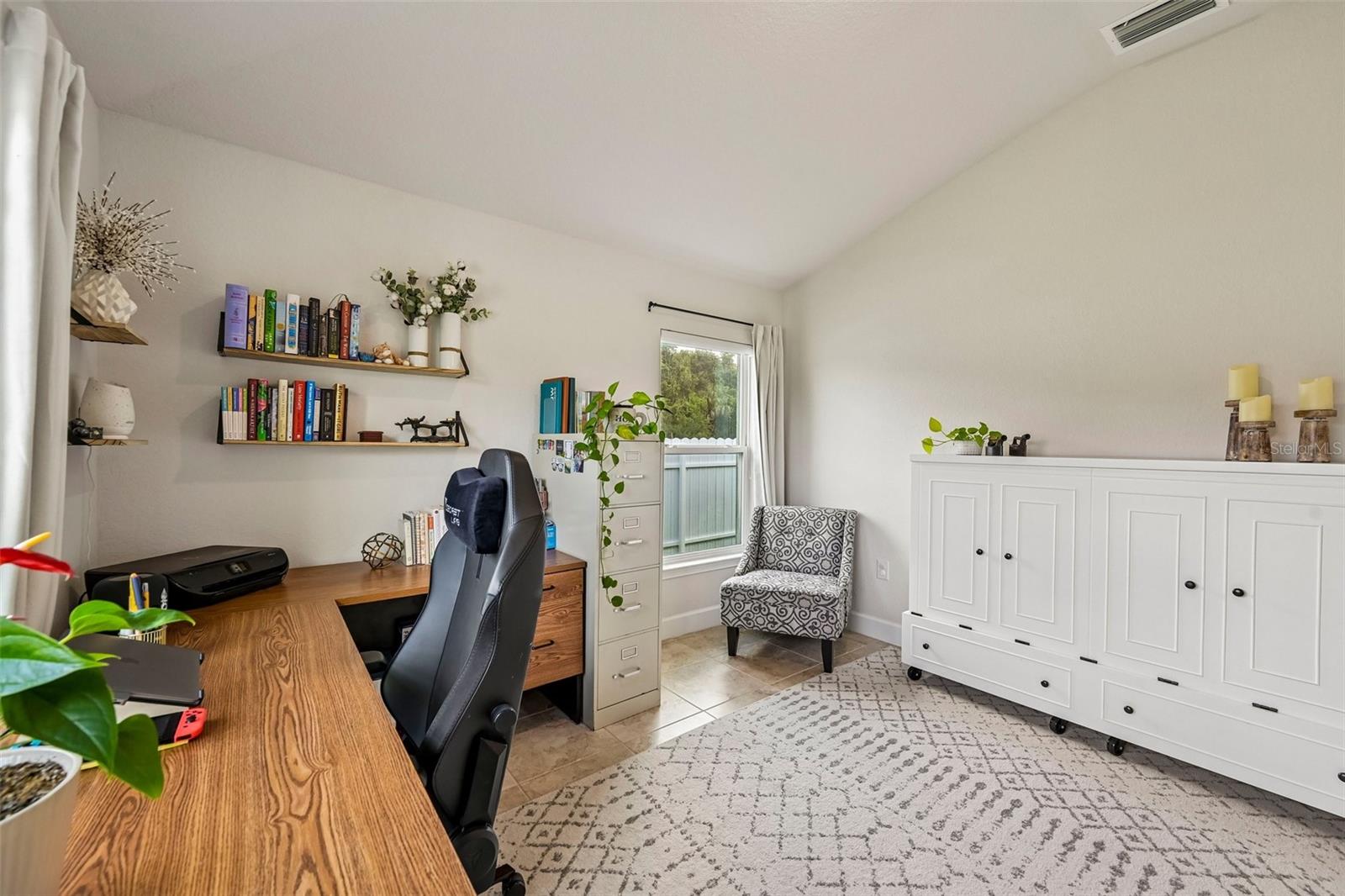 2718 N CHAMBERLAIN BLVD — photo 11