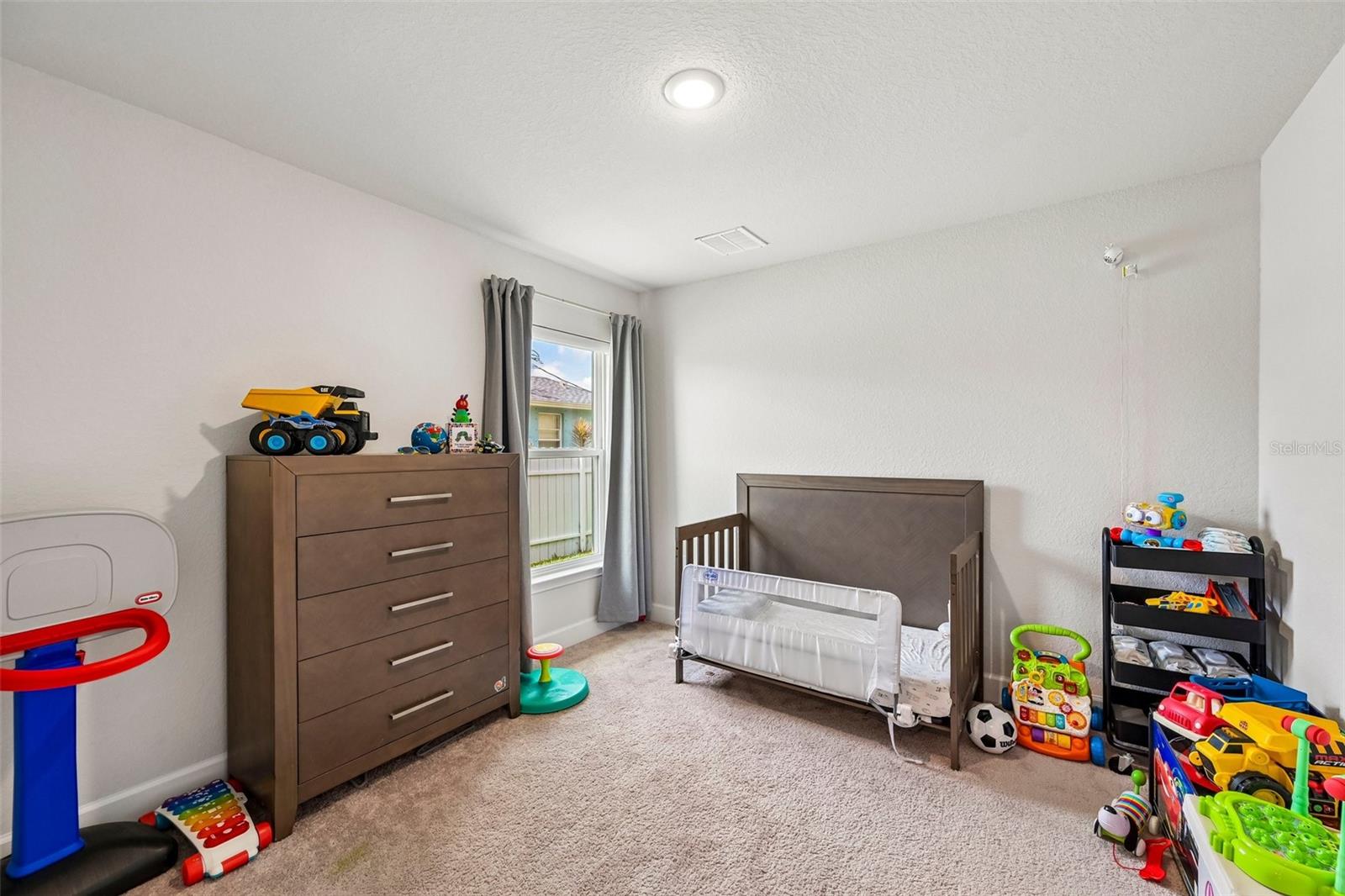 2718 N CHAMBERLAIN BLVD — photo 20