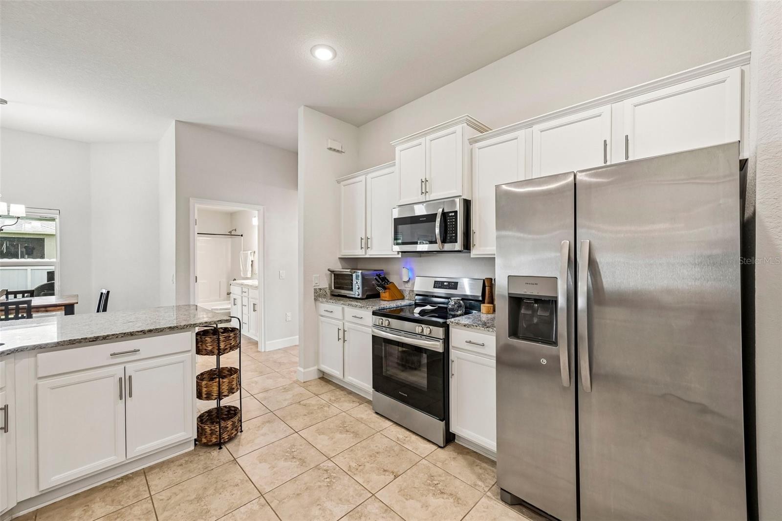 2718 N CHAMBERLAIN BLVD — photo 9