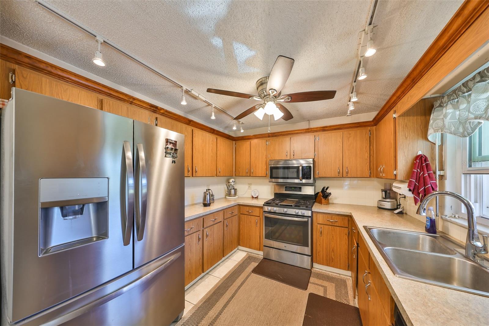 672 ALLEGHENY DR — photo 20