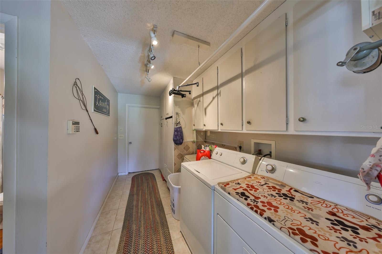 672 ALLEGHENY DR — photo 29