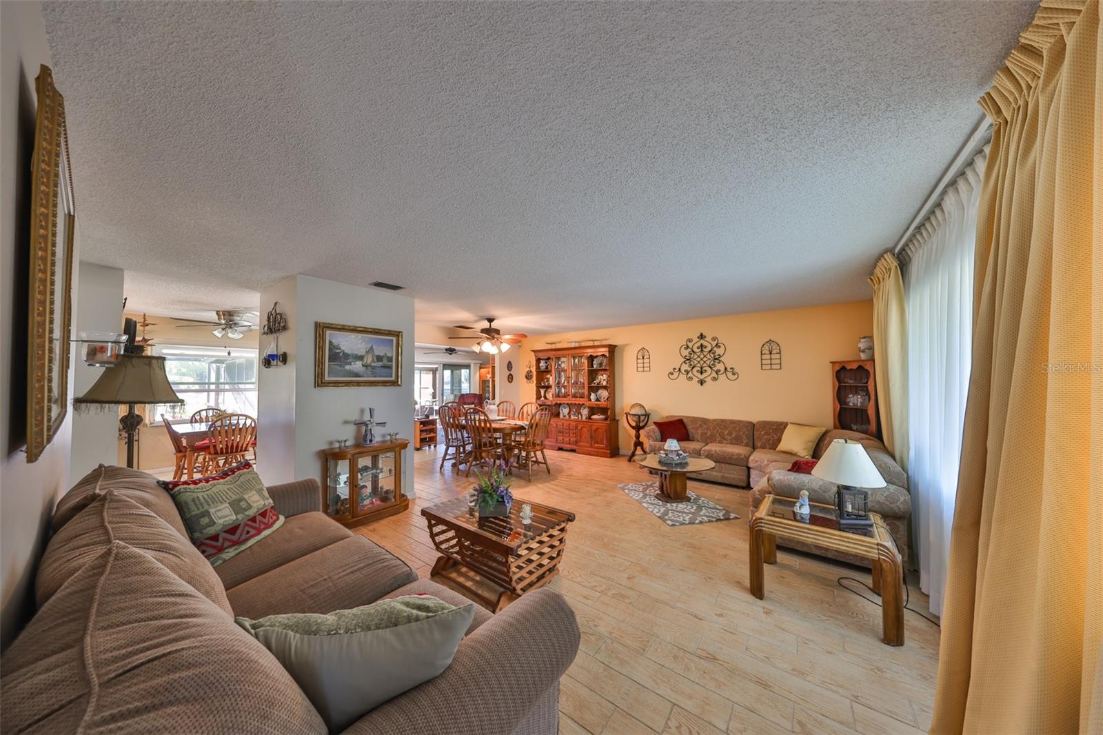 672 ALLEGHENY DR — photo 16