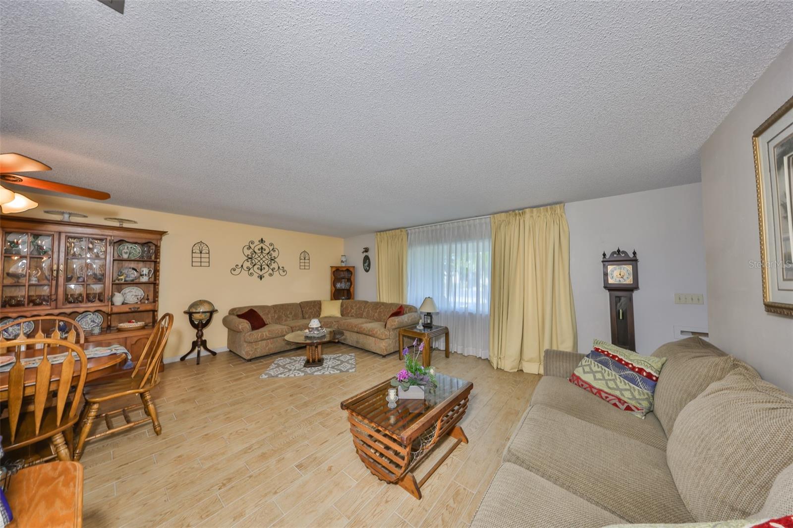 672 ALLEGHENY DR — photo 14