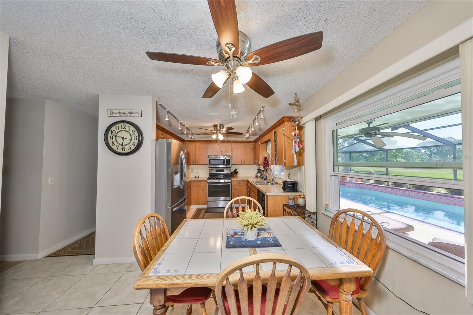 672 ALLEGHENY DR — photo 18