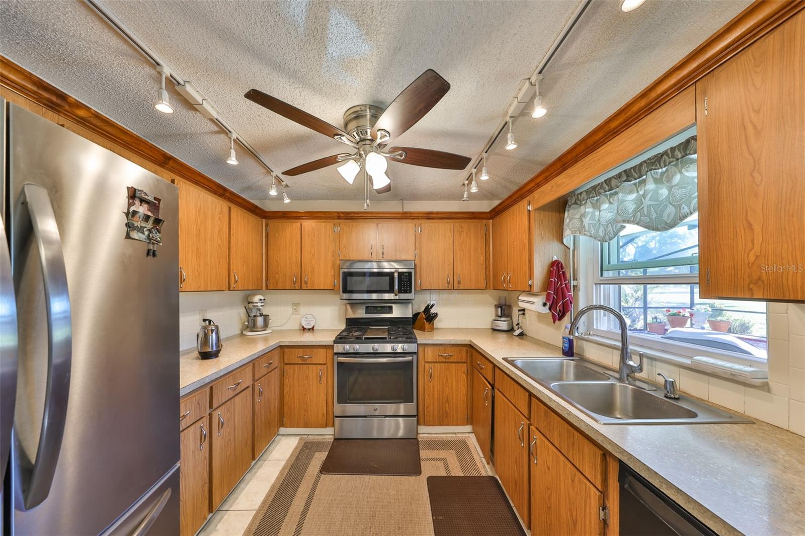 672 ALLEGHENY DR — photo 21