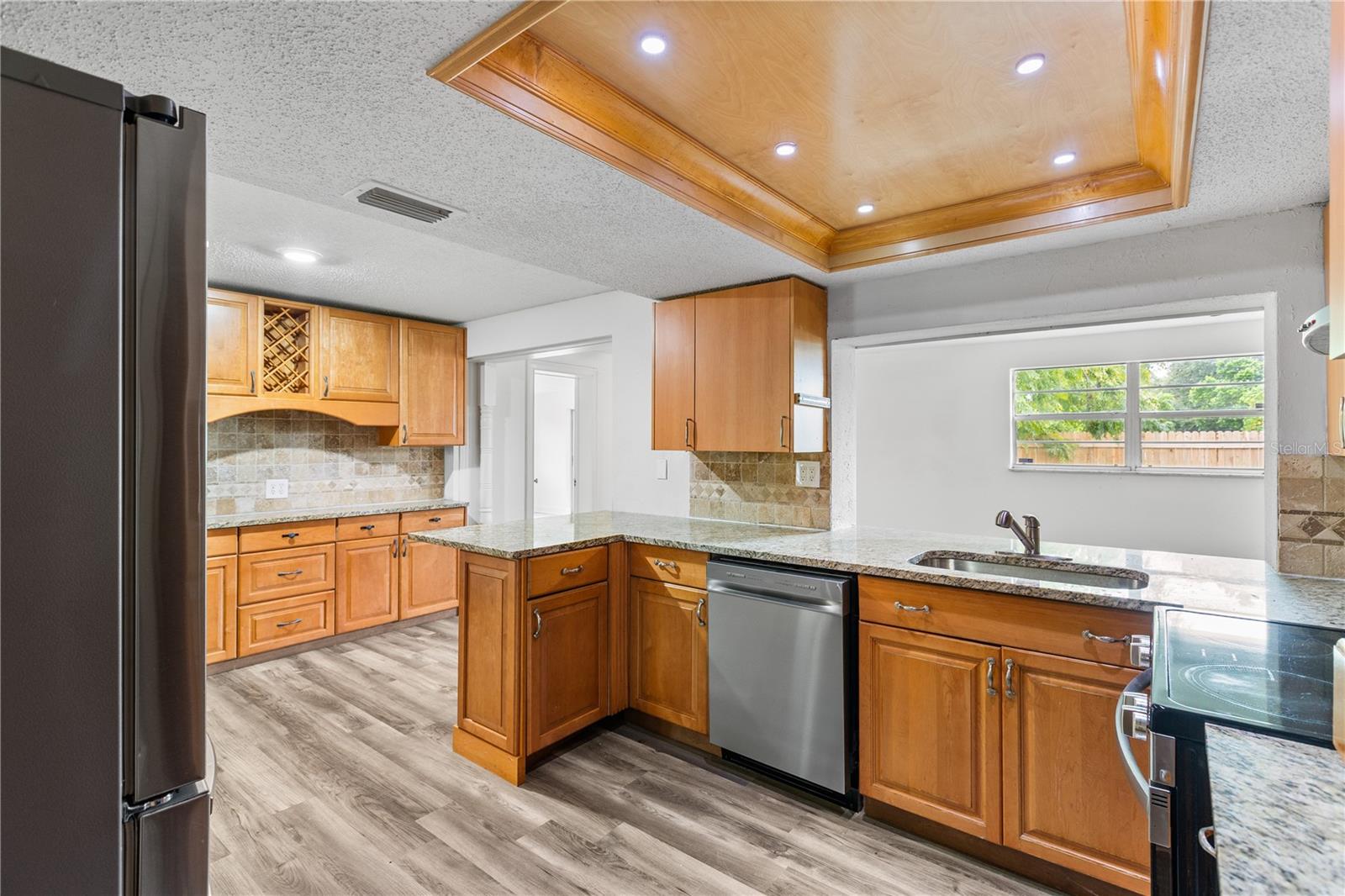 3308 BAINBRIDGE DR — photo 10
