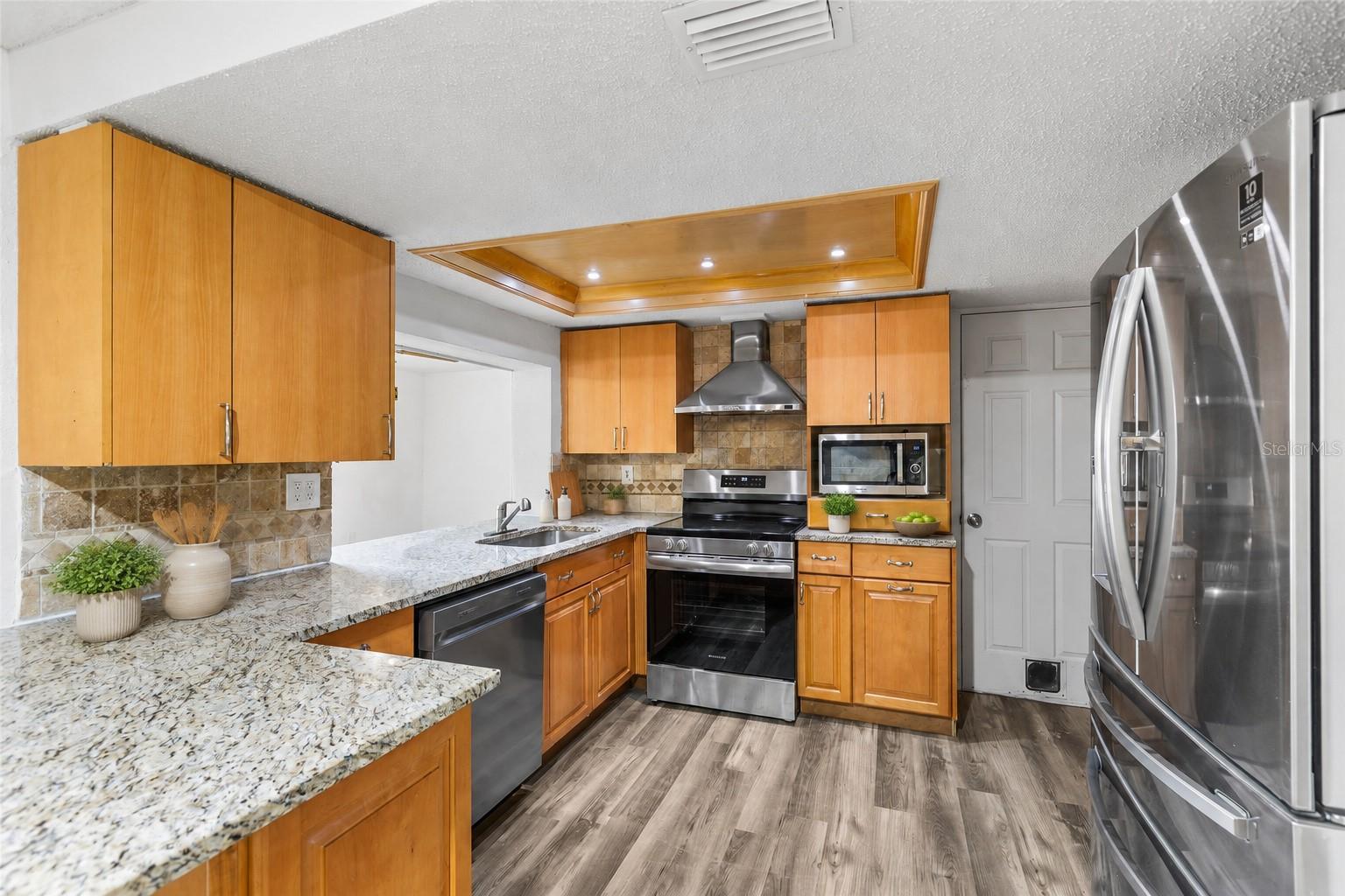 3308 BAINBRIDGE DR — photo 11