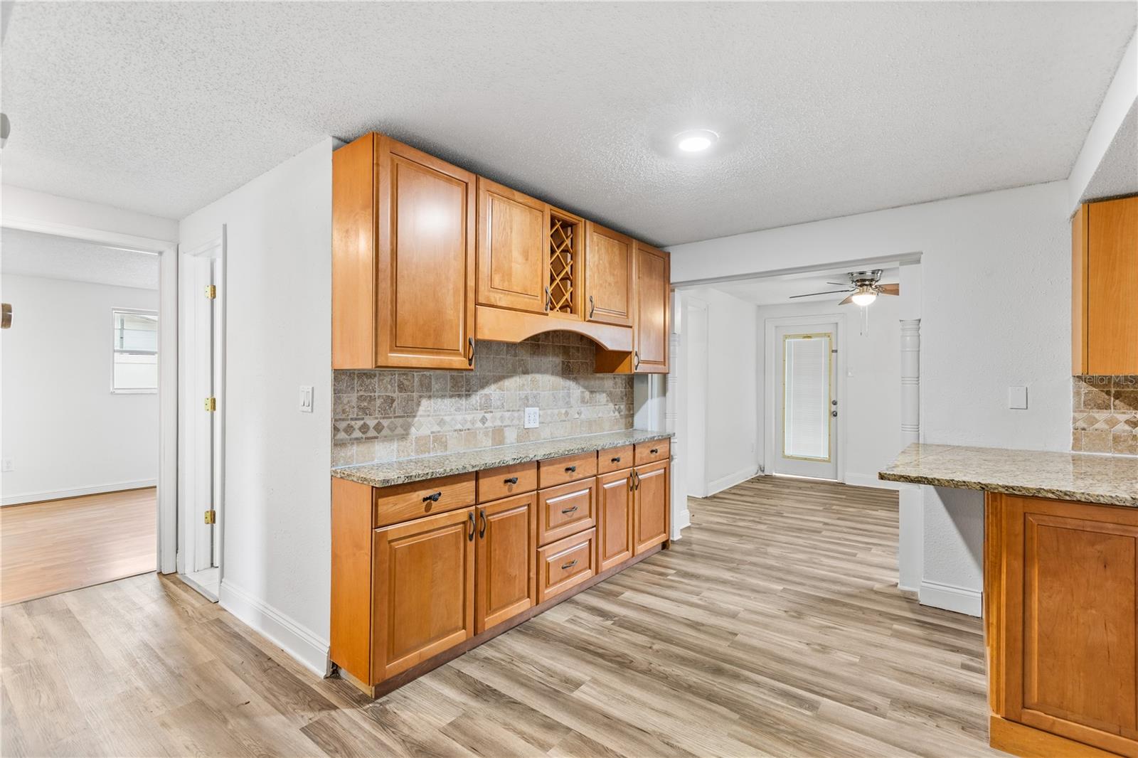 3308 BAINBRIDGE DR — photo 9