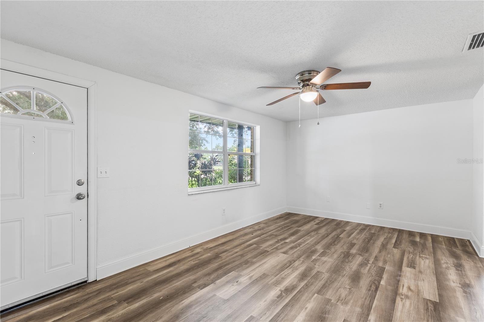 3308 BAINBRIDGE DR — photo 4