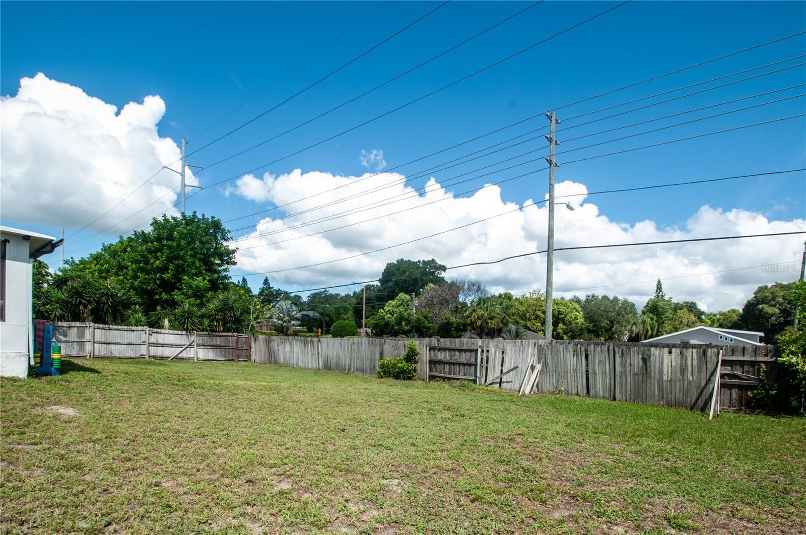 859 PINEWOOD TER W — photo 49