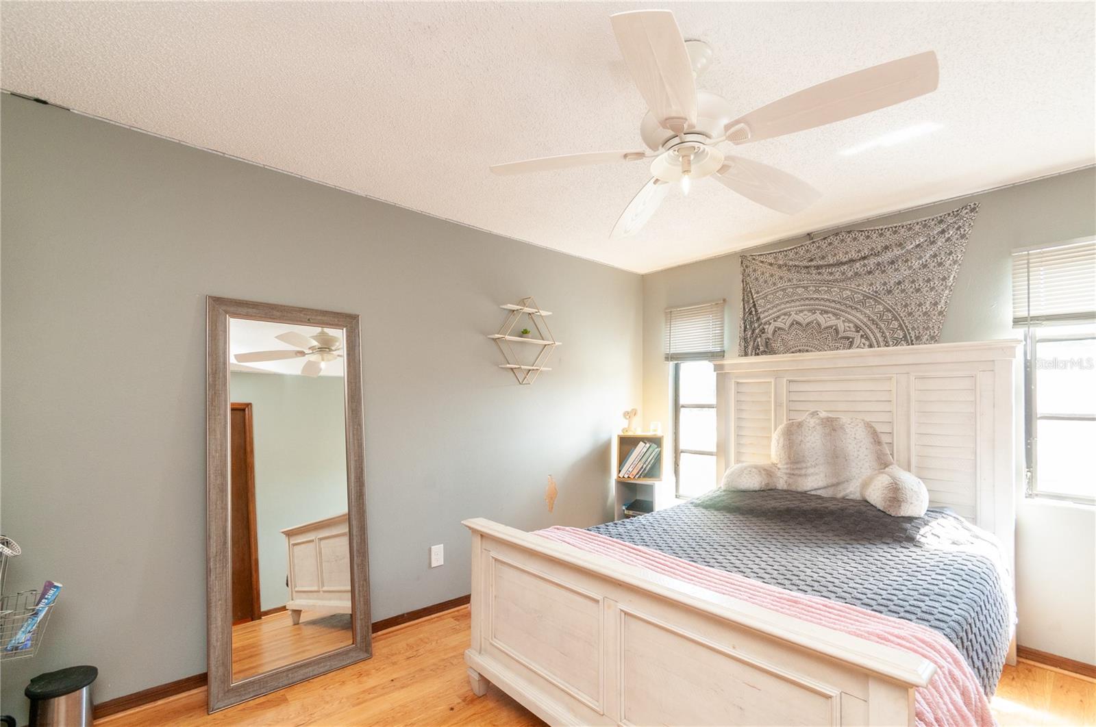 859 PINEWOOD TER W — photo 32
