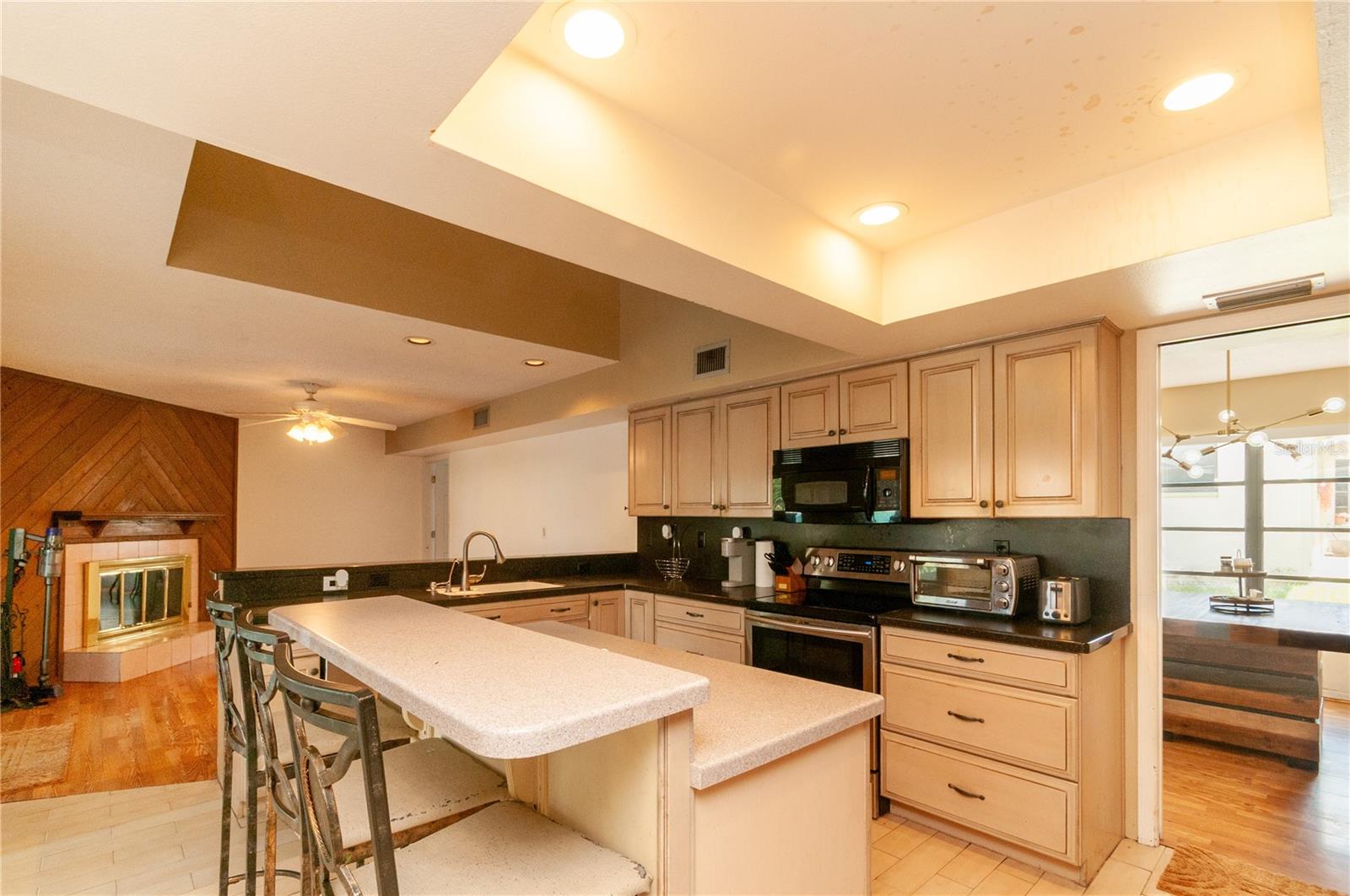 859 PINEWOOD TER W — photo 14