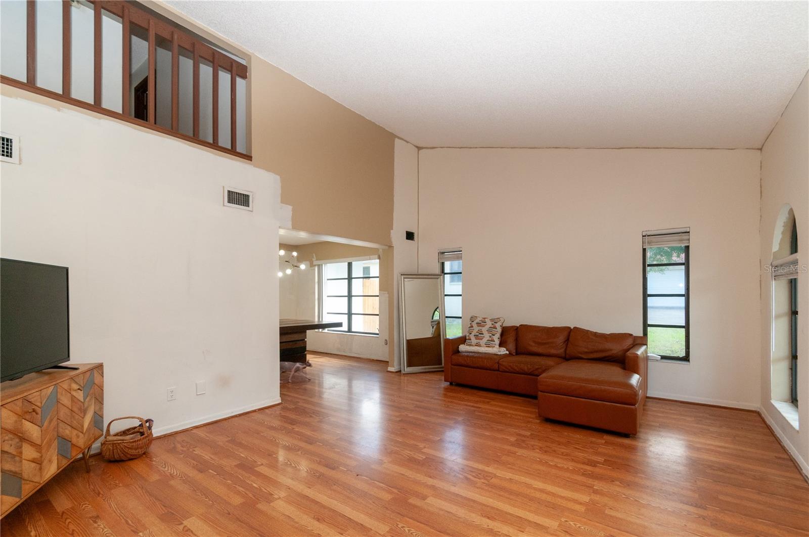 859 PINEWOOD TER W — photo 5