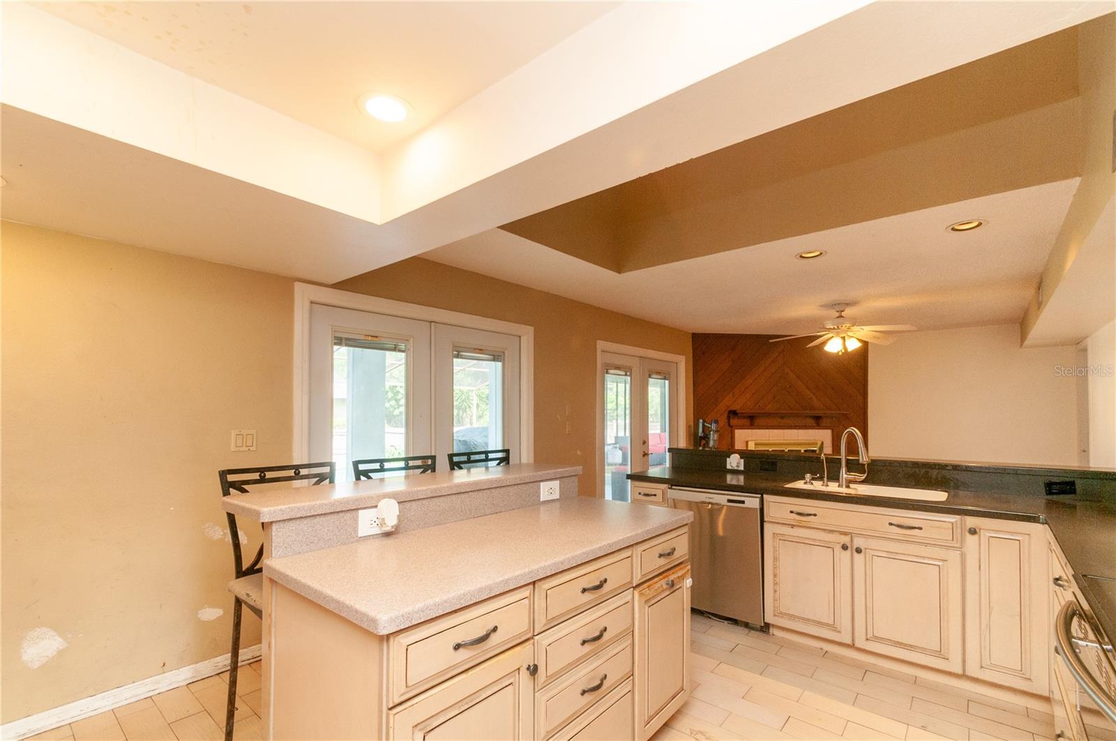 859 PINEWOOD TER W — photo 15