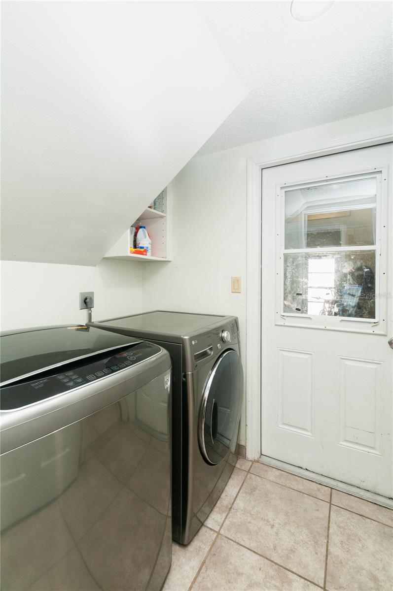 859 PINEWOOD TER W — photo 26