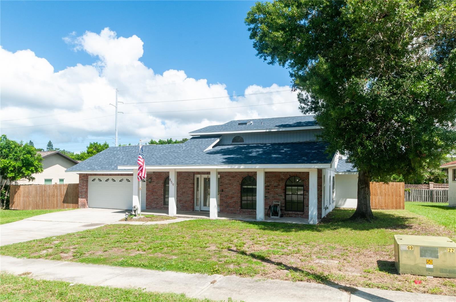 859 PINEWOOD TER W — photo 2