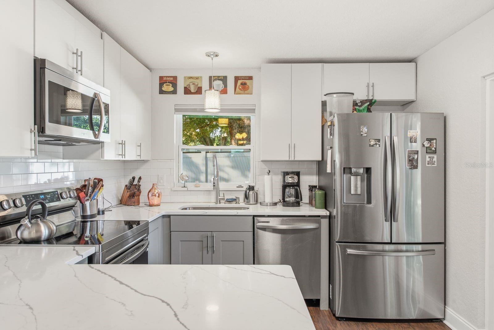 1410 VALE CT — photo 8
