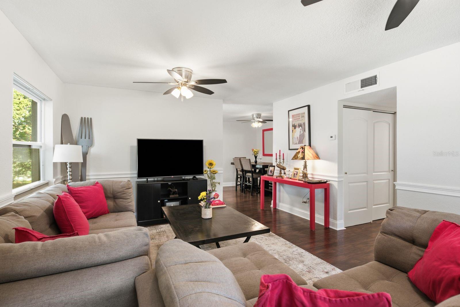 1410 VALE CT — photo 4
